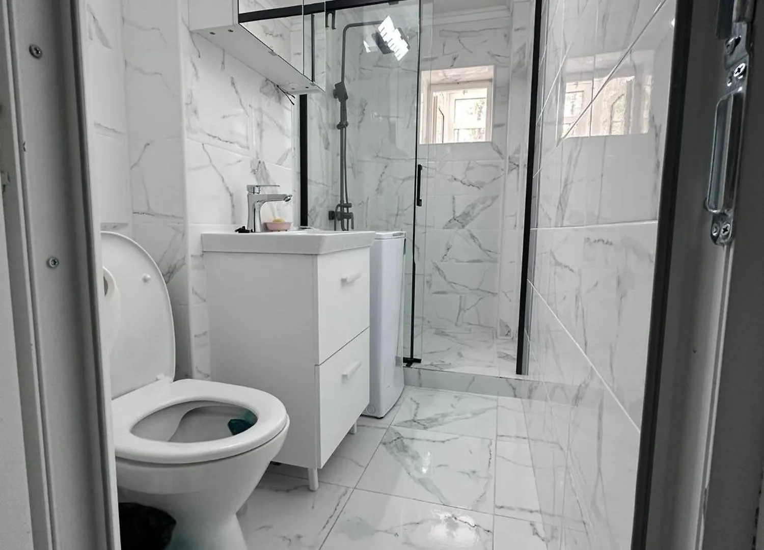 Apartament 3 Camere Trapezului Bucharest Apartment